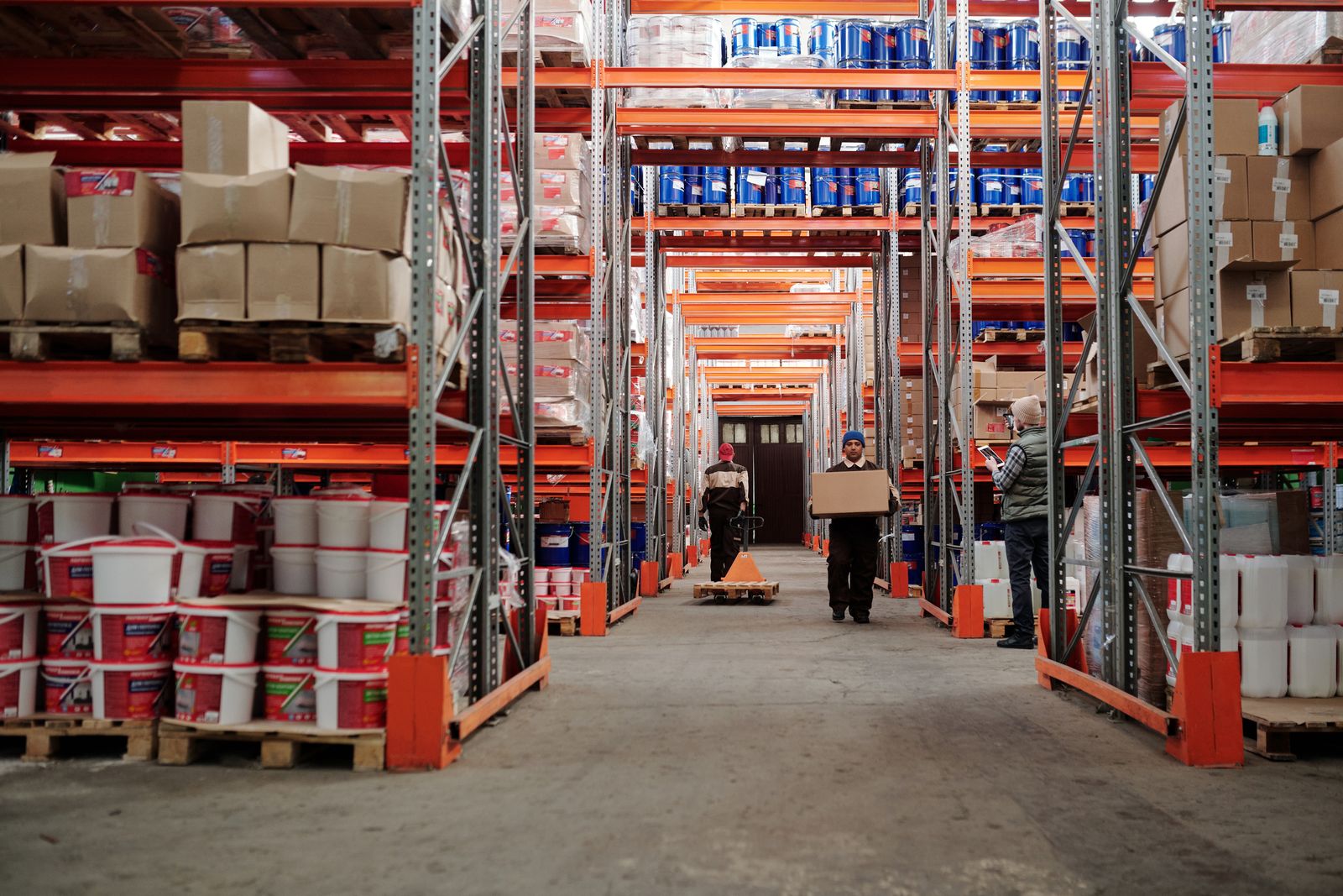 Retail and e-commerce distribution warehouse